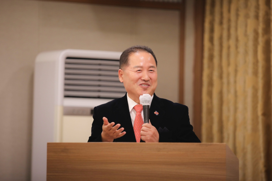 이창호 마이크1.jpg
