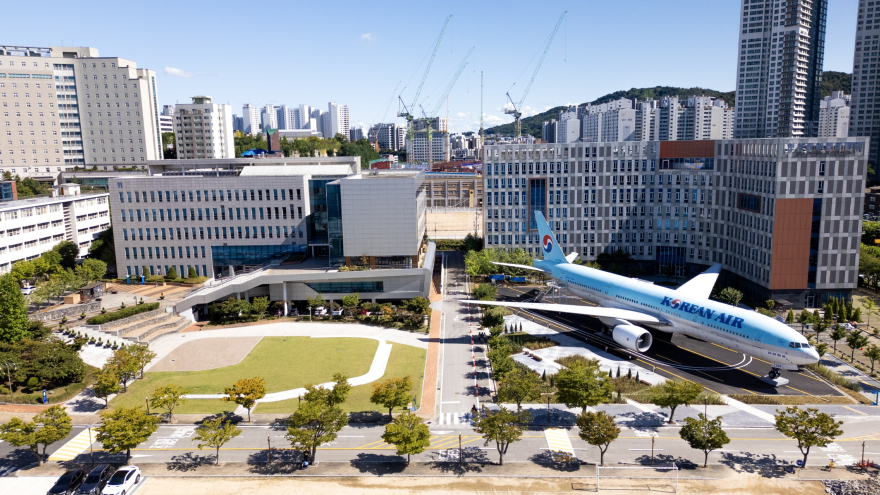 대한항공 계열의 인하공업전문대학은 산업디자인 학과는 물론 다른 학과 졸업생 취업에서도 높은 성과를 올리고 있다..jpg