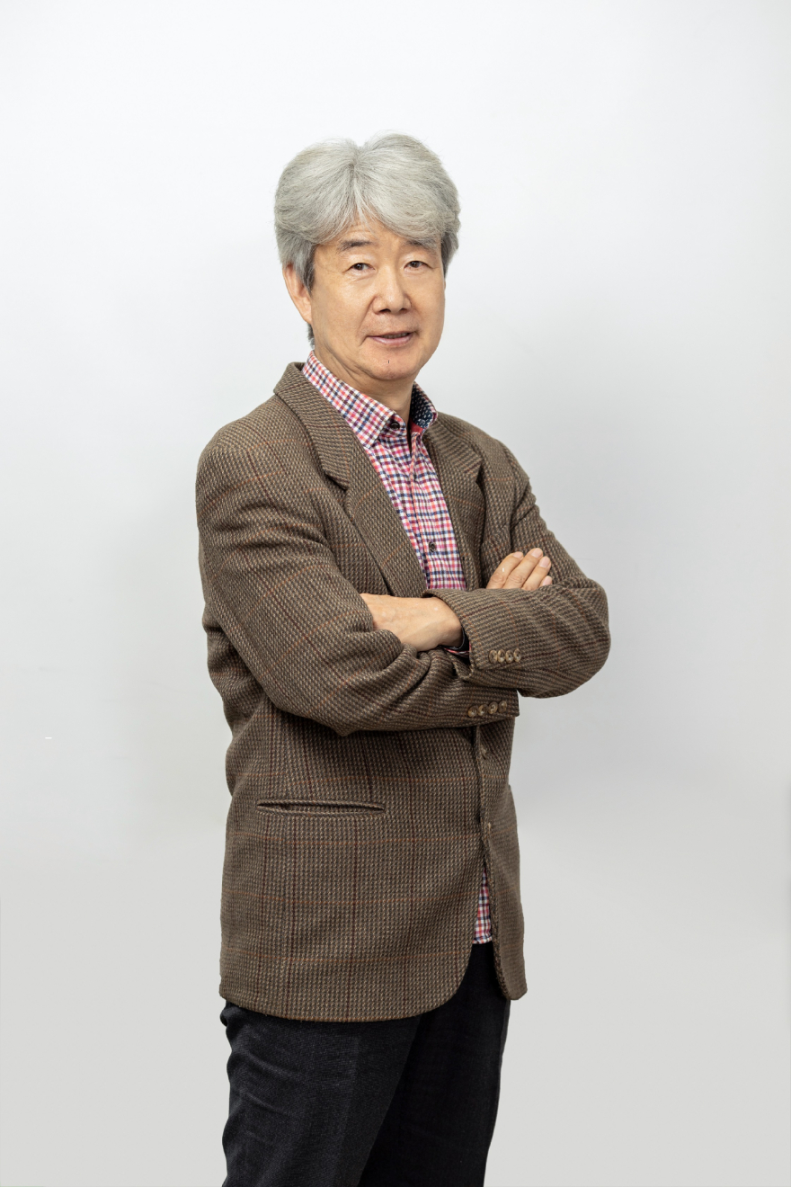 산업디자인학과 학과장 장은석 교수.  혁신적 아이디어와 문제 해결 능력을 갖춘 인재 발굴에 역점.jpg