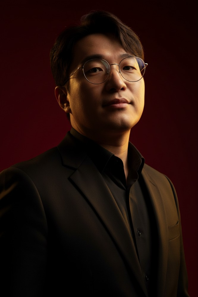 한중미술협회 사무총장인 양병구 하북미술대 초빙교수.png
