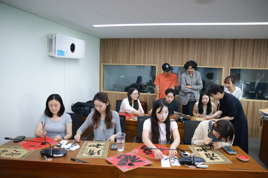 중국국가화원 현대미술 아카이브전 현장 세예 체험관경, 사진제공 중국문화원.JPG