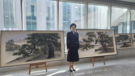 [한중연합일보] 신현옥 목사, 국회의사당 로비서 ‘노송의 향기’ 퍼지다… 석정 이병만 화백 특별전 개막식에서 축사