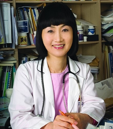 [한중연합일보=칼럼] 생명을 지키는 손끝, 그 길의 이름은 의사