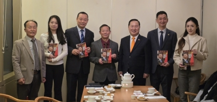[한중연합일보] 이창호 위원장, 中 허페이서 온 선씨 회장단과 환담